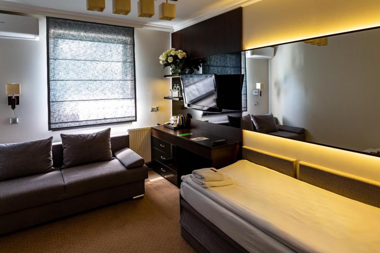 Hotel Senator Konferencje & Spa Starachowice Kültér fotó