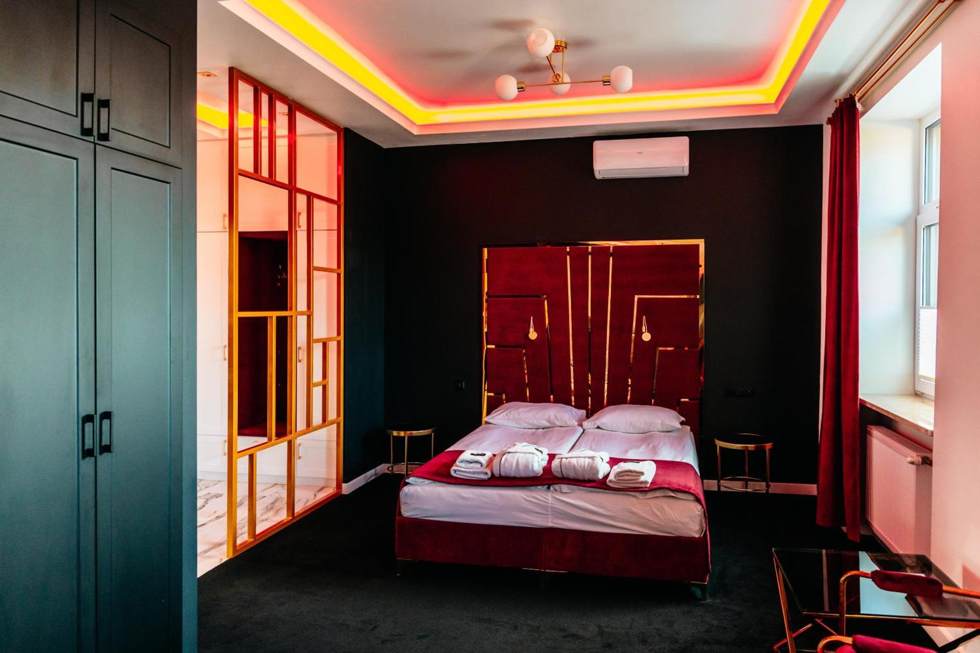 Hotel Senator Konferencje & Spa Starachowice Kültér fotó