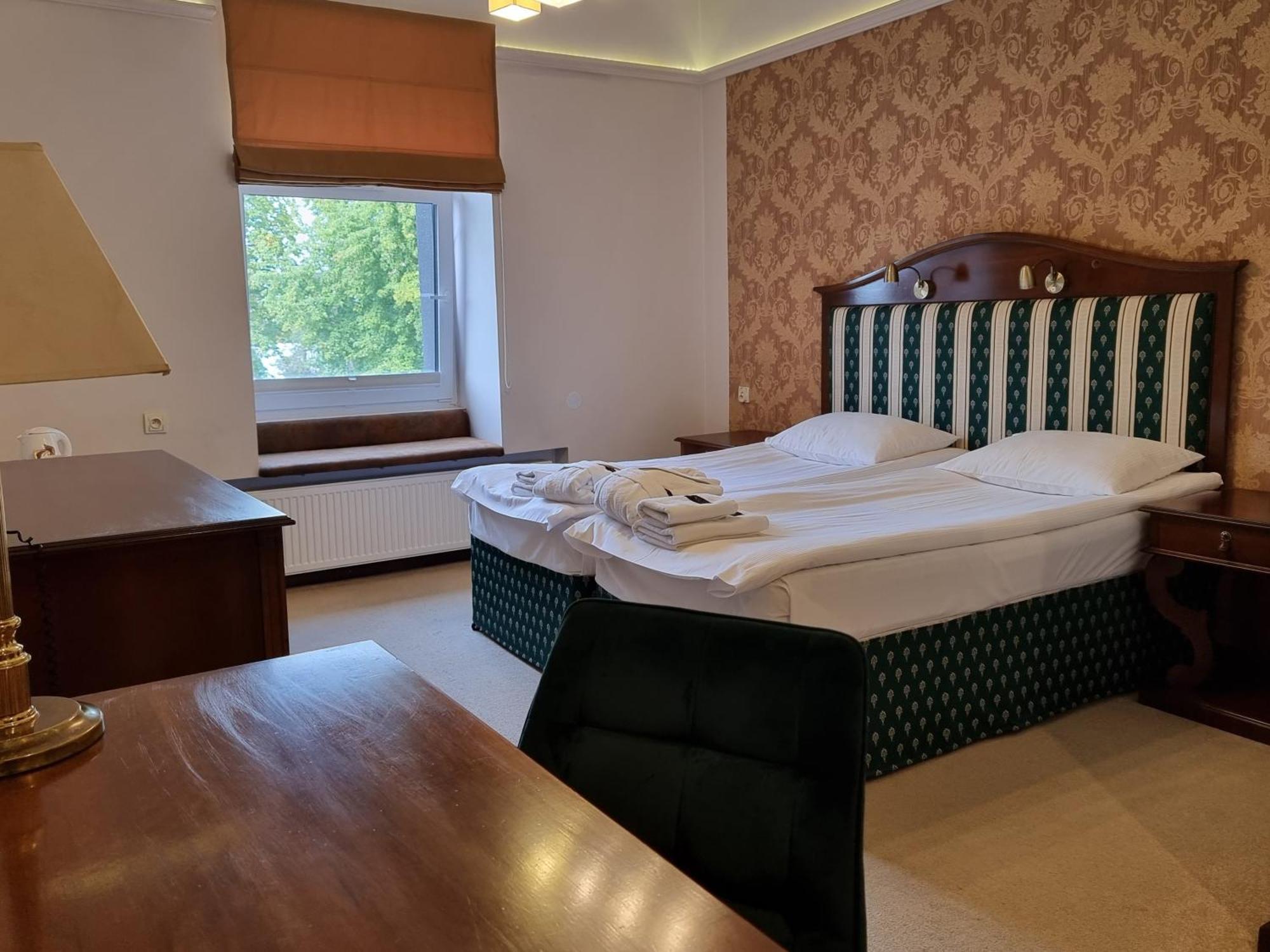 Hotel Senator Konferencje & Spa Starachowice Kültér fotó