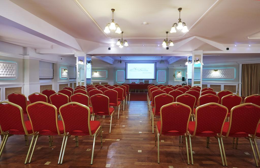 Hotel Senator Konferencje & Spa Starachowice Kültér fotó