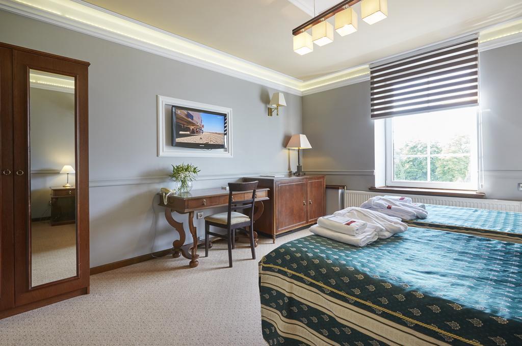 Hotel Senator Konferencje & Spa Starachowice Kültér fotó