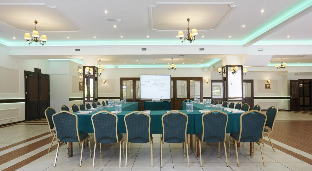 Hotel Senator Konferencje & Spa Starachowice Kültér fotó