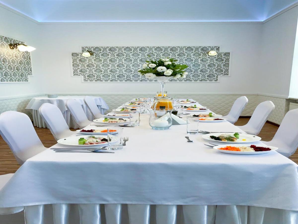 Hotel Senator Konferencje & Spa Starachowice Kültér fotó